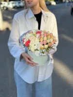 Композиция из микс цветов и клубники в шоколаде «Доминикана L №2» — фото 3