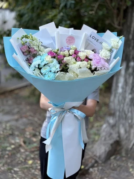 Букет Гигант M из микс цветов «№30» — купить в Саратове с доставкой