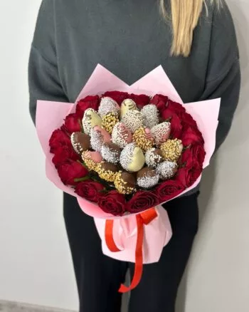 Ямайка L с розой 15 шт — купить в Саратове с доставкой