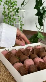 Бокс из клубники в шоколаде «Фиджи 25 клубник №9» — фото 3