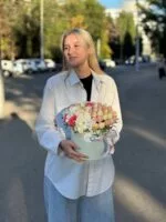 Композиция из микс цветов и клубники в шоколаде «Доминикана L №2» — фото 2