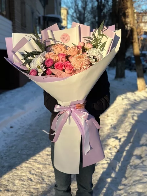 Букет Гигант S из микс цветов «№34» — купить в Саратове с доставкой