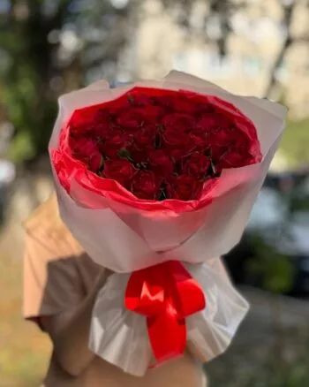 Моно-букет»25 красных роз Кения №1″» — купить в Саратове с доставкой