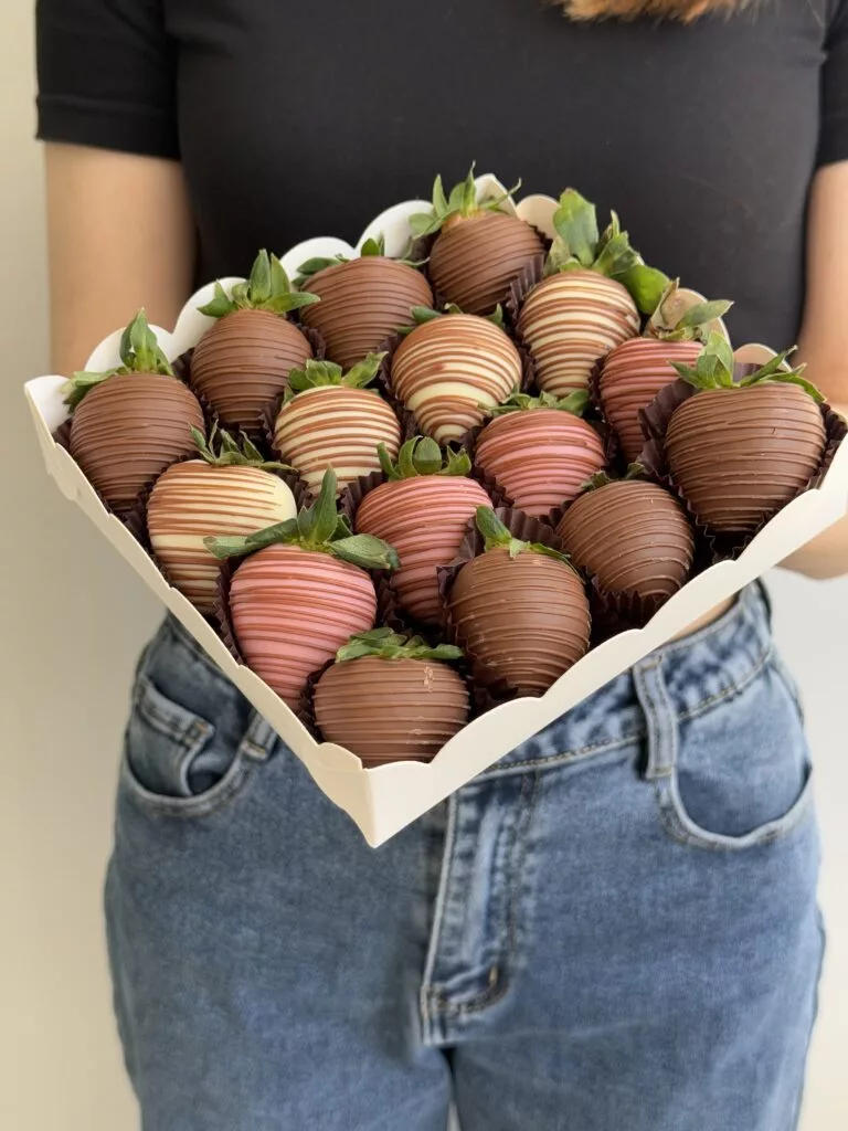 16 клубник — купить в Саратове с доставкой